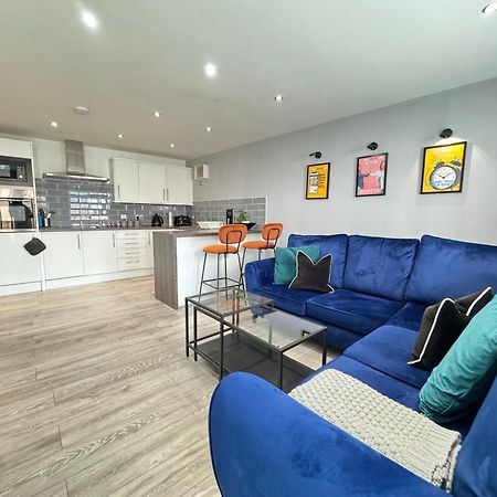 Rnm - Business Professionals Stay, Walsall City Centre, 2 Bedroom With Ensuite And Bathroom, Entire Place, Kitchen & Washroom With Amenities, Smart Tv, Easy Access, Fast Wifi, Parking Nearby, Great Transport Links Kültér fotó