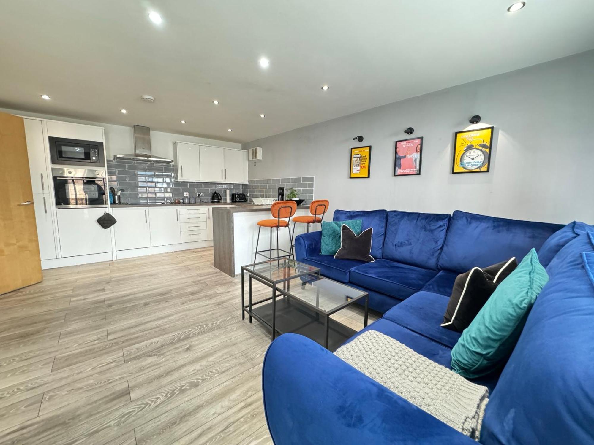 Rnm - Business Professionals Stay, Walsall City Centre, 2 Bedroom With Ensuite And Bathroom, Entire Place, Kitchen & Washroom With Amenities, Smart Tv, Easy Access, Fast Wifi, Parking Nearby, Great Transport Links Kültér fotó